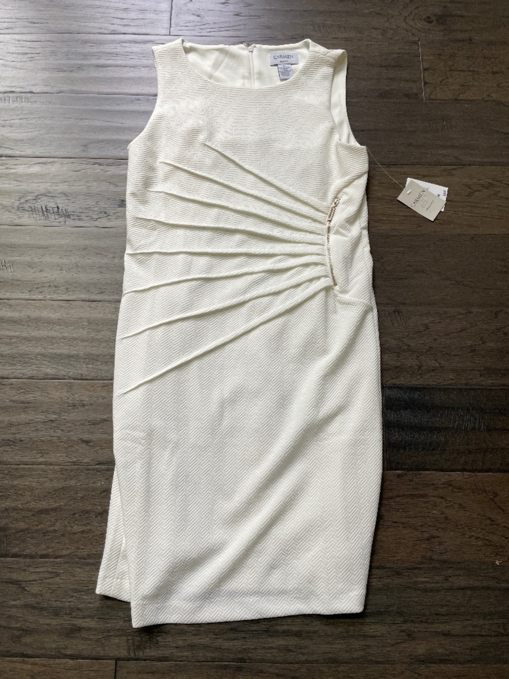 Carmen Marc Valvo - White Sunburst Dress | Size 6 | NWT